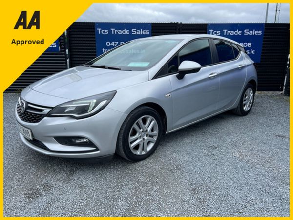 Vauxhall Astra Hatchback, Diesel, 2018, Silver