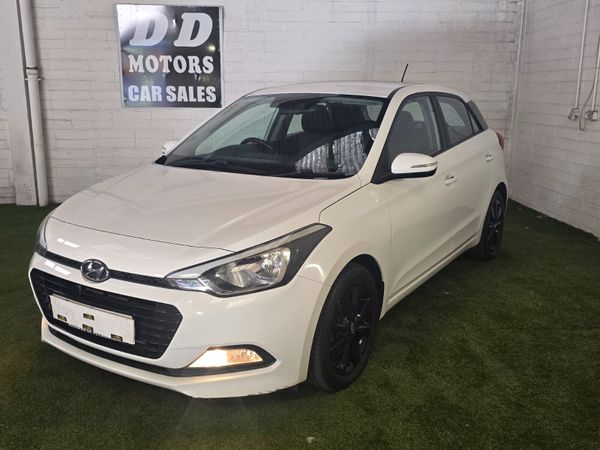 Hyundai i20 Hatchback, Petrol, 2017, White