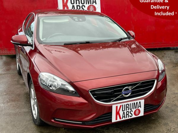 Volvo V40 Hatchback, Petrol, 2015, Red