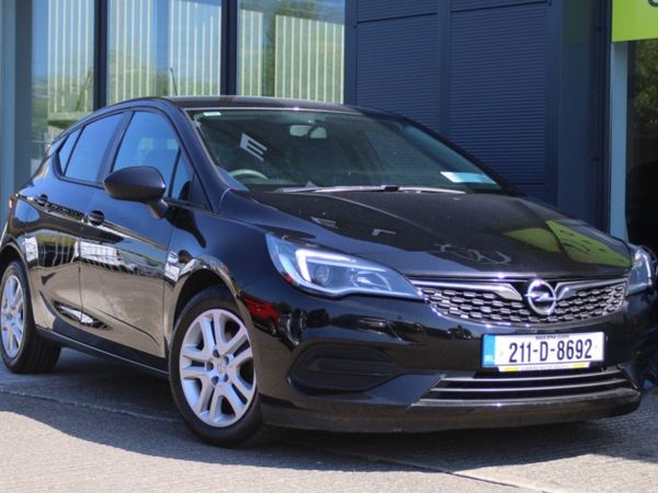 Opel Astra Hatchback, Diesel, 2021, Black