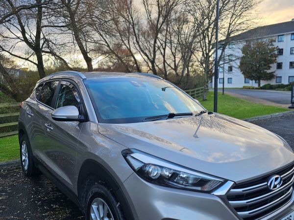 Hyundai Tucson SUV, Diesel, 2016, Beige