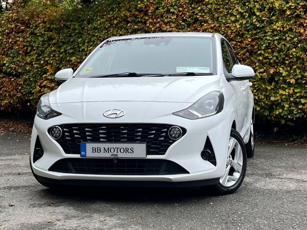 Hyundai i10 Hatchback, Petrol, 2021, White