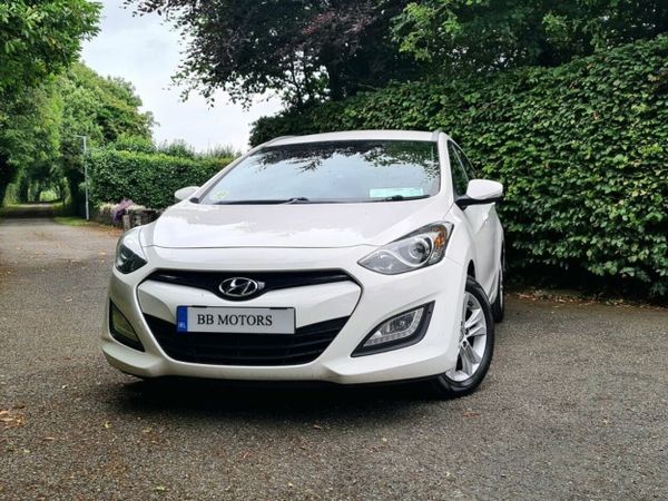 Hyundai i30 Estate/Jeep, Diesel, 2015, White