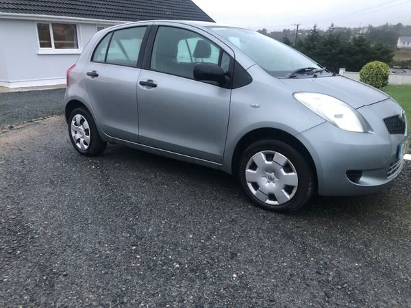 Toyota Yaris Hatchback, Petrol, 2007, Silver