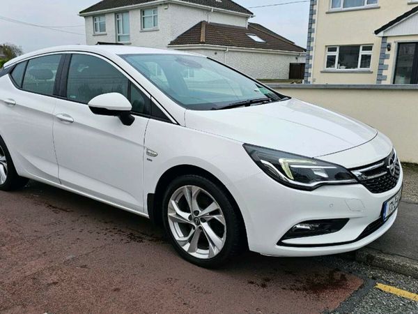 Opel Astra Hatchback, Diesel, 2017, White