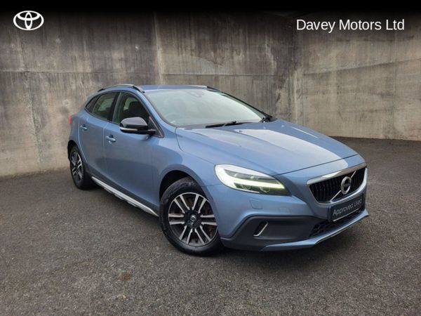 Volvo V40 Hatchback, Diesel, 2018, Blue