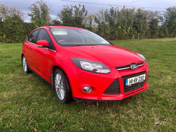 Ford Focus Hatchback, Diesel, 2014, Red