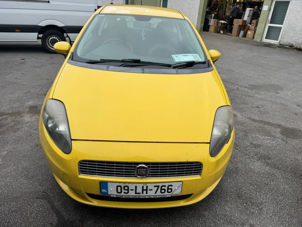 Fiat Punto Hatchback, Petrol, 2009, Yellow