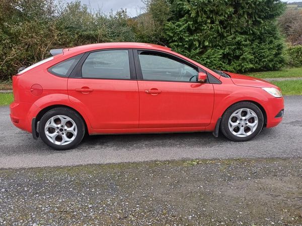 Ford Focus Hatchback, Diesel, 2011, Red
