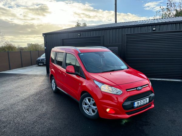 Ford Tourneo Connect MPV, Diesel, 2019, Red