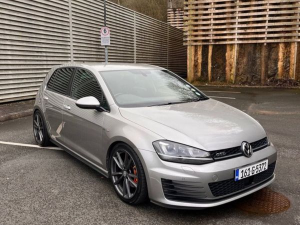 Volkswagen Golf Hatchback, Diesel, 2016, Silver