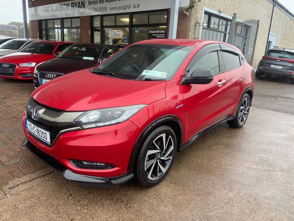 Honda Vezel MPV, Petrol Hybrid, 2017, Red