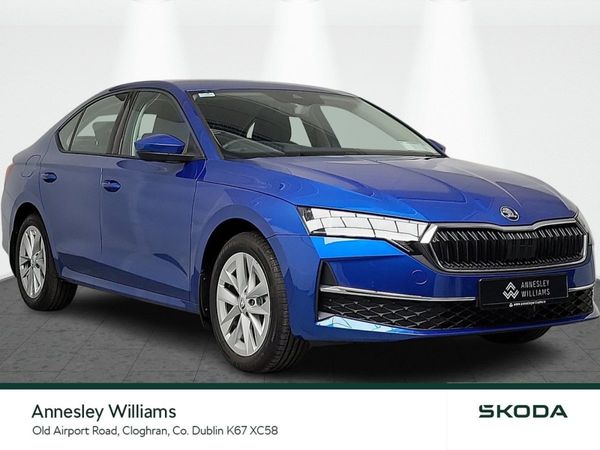 Skoda Octavia Saloon, Petrol, 2025, Blue