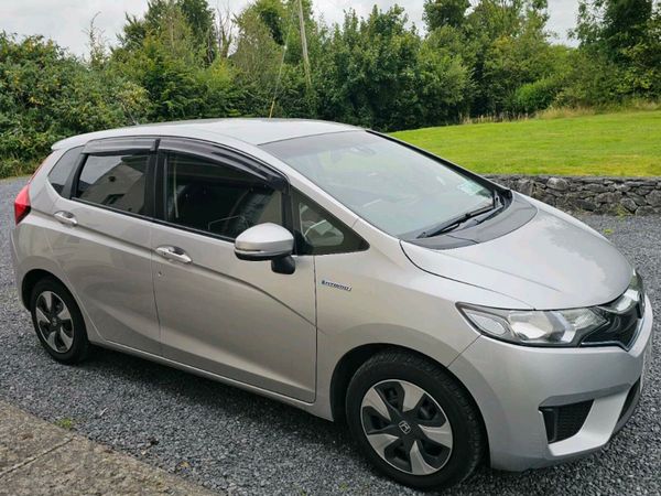 Honda Fit Hatchback, Petrol Hybrid, 2016, Silver