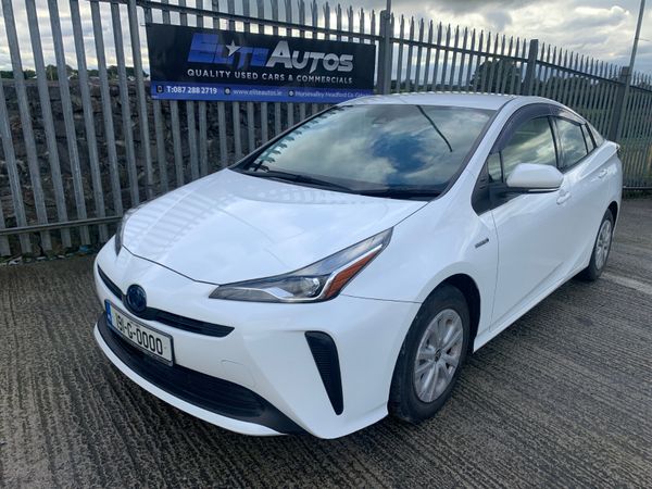 Toyota Prius Hatchback, Petrol Hybrid, 2019, White