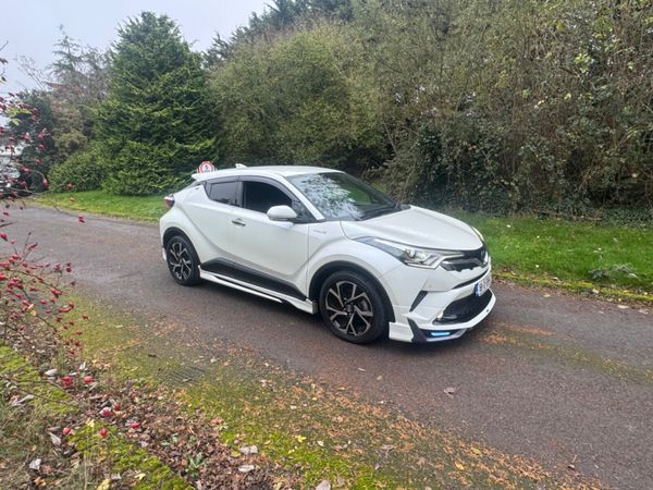 Toyota C-HR SUV, Petrol Hybrid, 2018, White