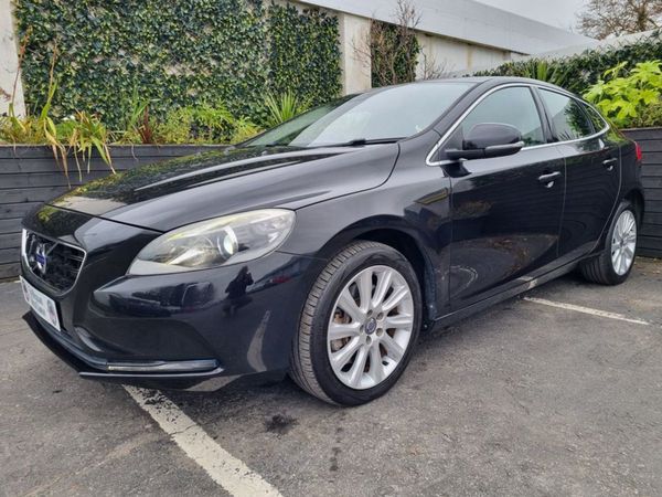 Volvo V40 Hatchback, Petrol, 2015, Black