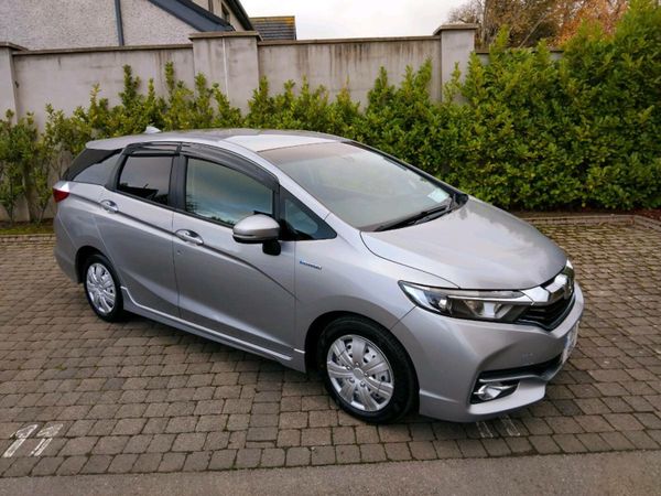 Honda Shuttle MPV, Petrol Hybrid, 2017, Silver