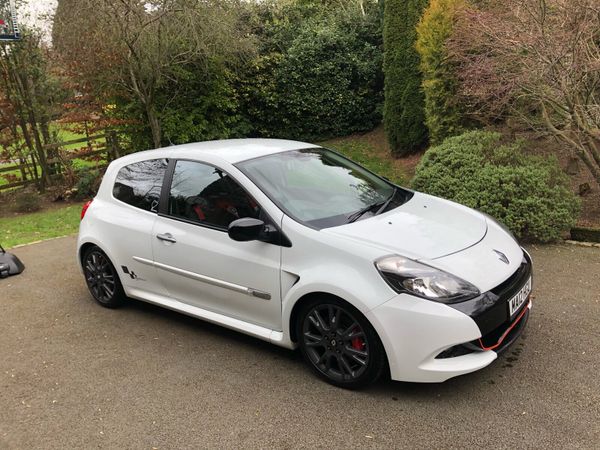 Renault Clio Hatchback, Petrol, 2012, White