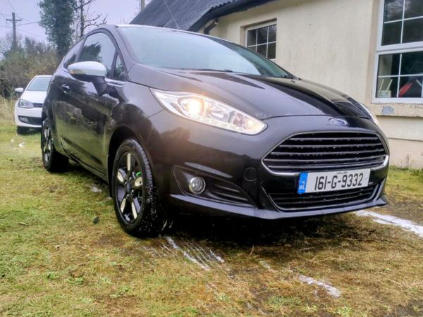 Ford Fiesta Hatchback, Petrol, 2016, Black