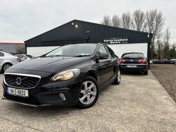 Volvo V40 Hatchback, Diesel, 2014, Black