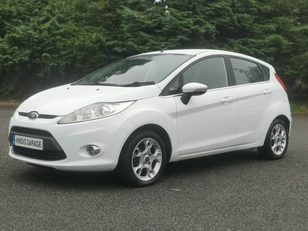 Ford Fiesta Hatchback, Petrol, 2013, White