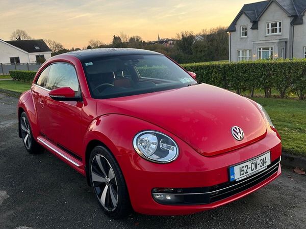 Volkswagen Beetle Hatchback, Petrol, 2015, Red