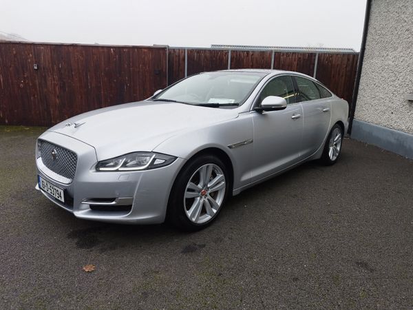 Jaguar XJ Saloon, Diesel, 2016, Silver