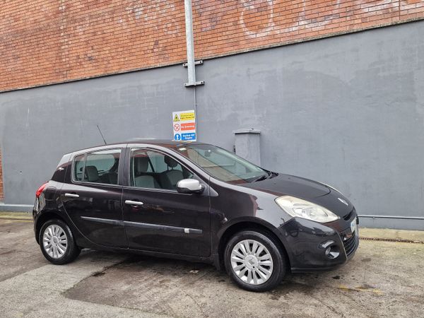 Renault Clio Hatchback, Petrol, 2010, Black