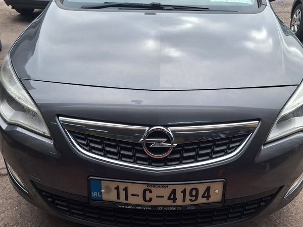 Opel Astra Hatchback, Diesel, 2011, Grey