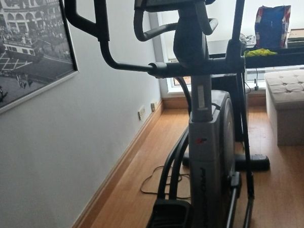 Proform 585 ekg cross trainer sale