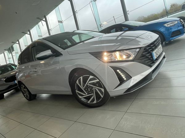 Hyundai i20 Hatchback, Petrol, 2024, Grey