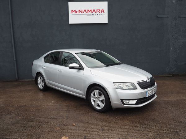 Skoda Octavia Saloon, Petrol, 2014, Silver