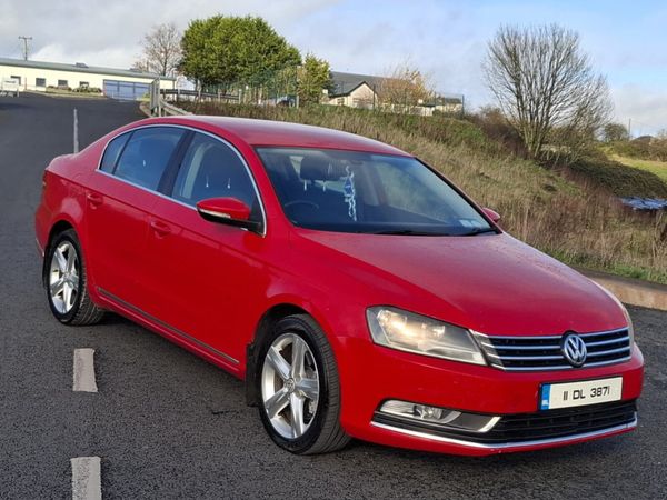 Volkswagen Passat Saloon, Diesel, 2011, Red