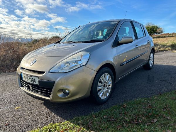 Renault Clio Hatchback, Diesel, 2011, Gold