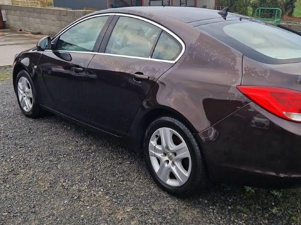 Opel Insignia Hatchback, Diesel, 2012, Brown