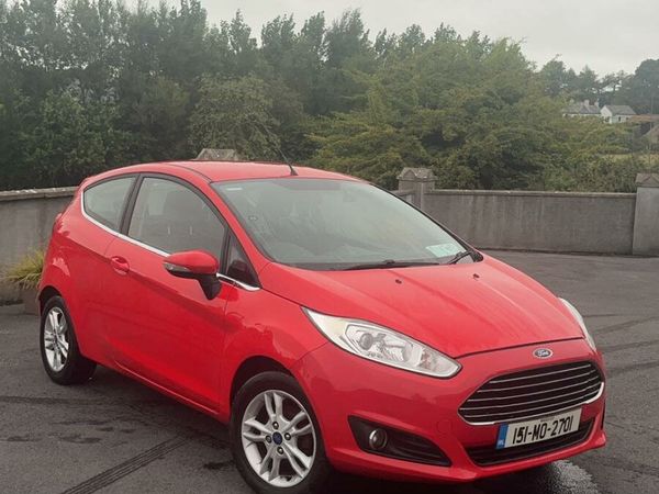 Ford Fiesta Hatchback, Diesel, 2015, Red