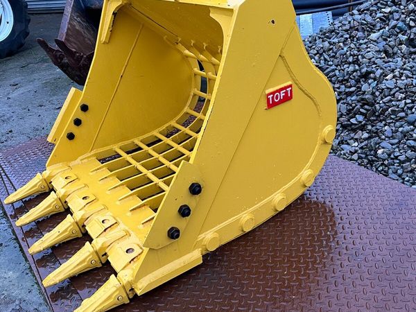 Riddle bucket suit 12 -16 ton for sale in Co. Cork for €1,800 on DoneDeal