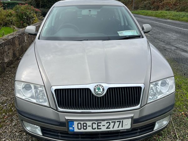 Skoda Octavia Hatchback, Petrol, 2008, Beige