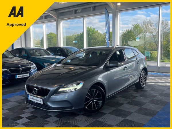 Volvo V40 Hatchback, Diesel, 2016, Grey