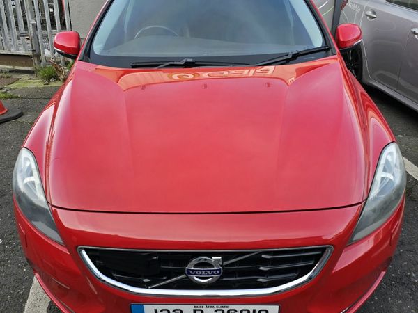 Volvo V40 Coupe, Petrol, 2013, Red