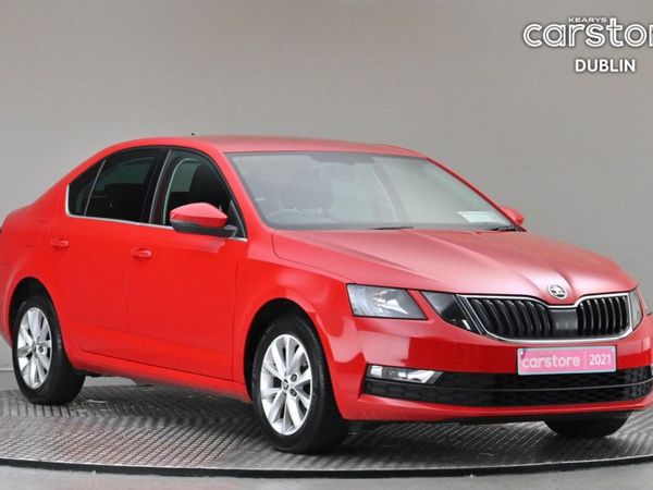 Skoda Octavia Hatchback, Petrol, 2021, Red
