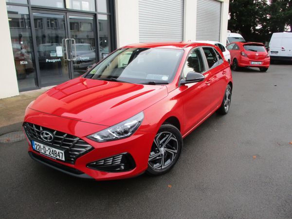 Hyundai i30 Hatchback, Diesel, 2022, Red