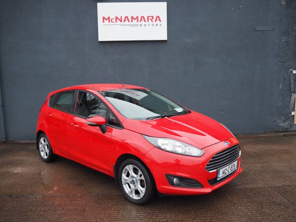 Ford Fiesta Hatchback, Petrol, 2014, Red