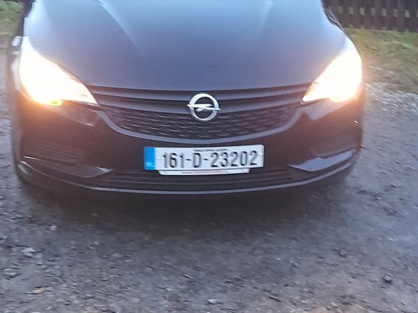 Opel Astra Hatchback, Petrol, 2016, Black