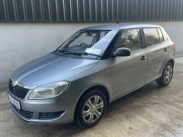 Skoda Fabia Hatchback, Petrol, 2013, Grey