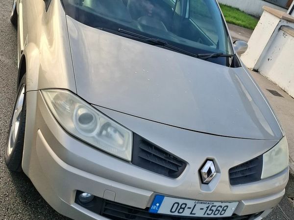 Renault Megane Saloon, Petrol, 2008, Gold