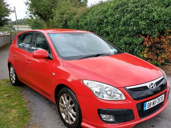 Hyundai i30 Hatchback, Petrol, 2008, Red