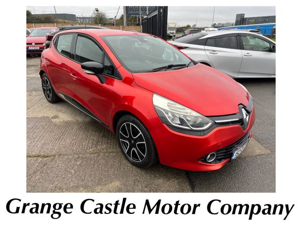 Renault Clio Hatchback, Petrol, 2015, Red