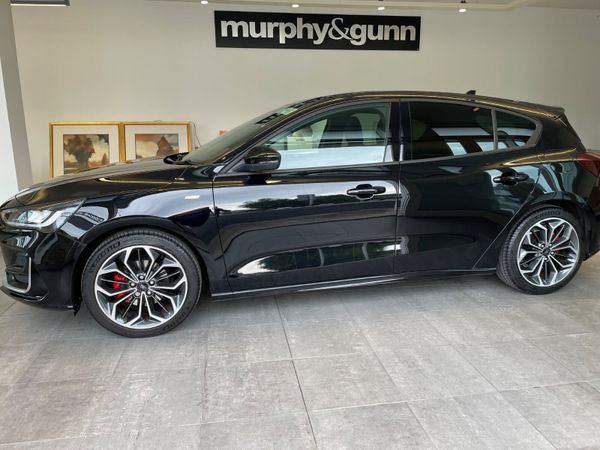 Ford Focus Hatchback, Petrol, 2022, Black